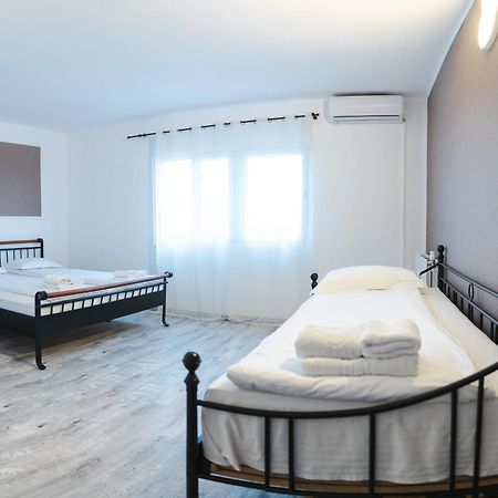 Myda Hotel Apahida ภายนอก รูปภาพ