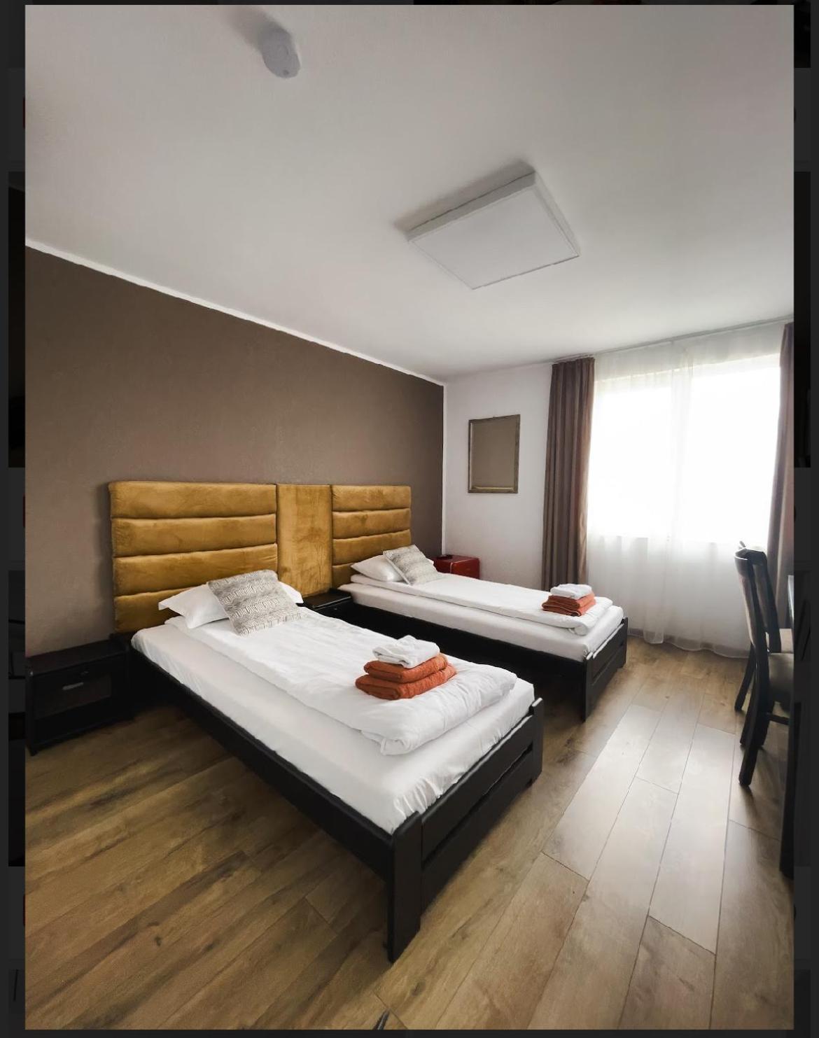 Myda Hotel Apahida ภายนอก รูปภาพ