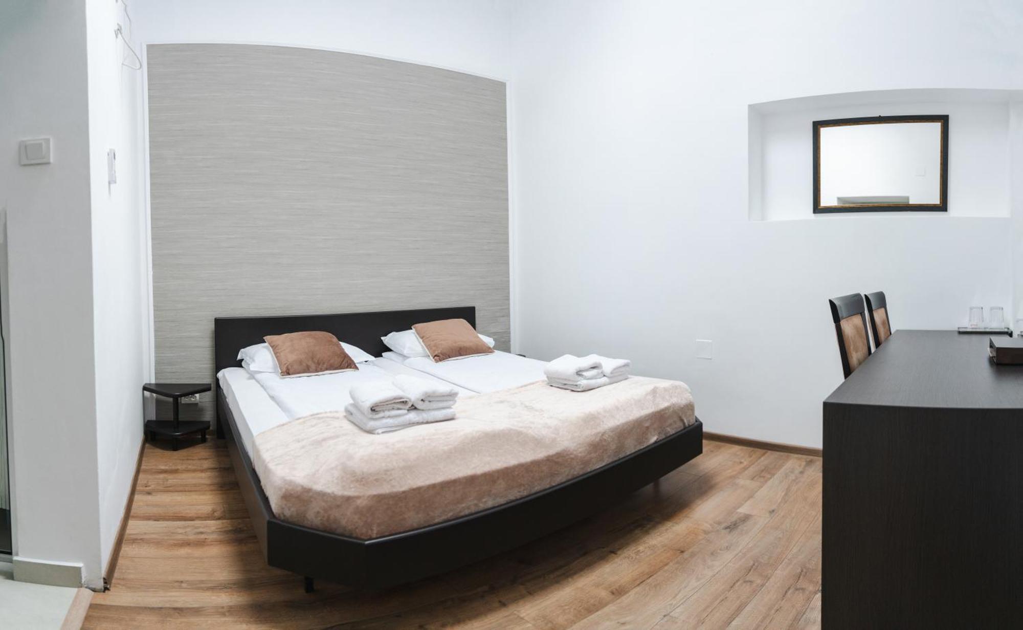 Myda Hotel Apahida ภายนอก รูปภาพ