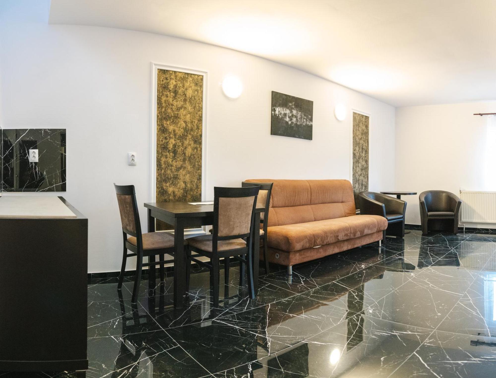 Myda Hotel Apahida ภายนอก รูปภาพ