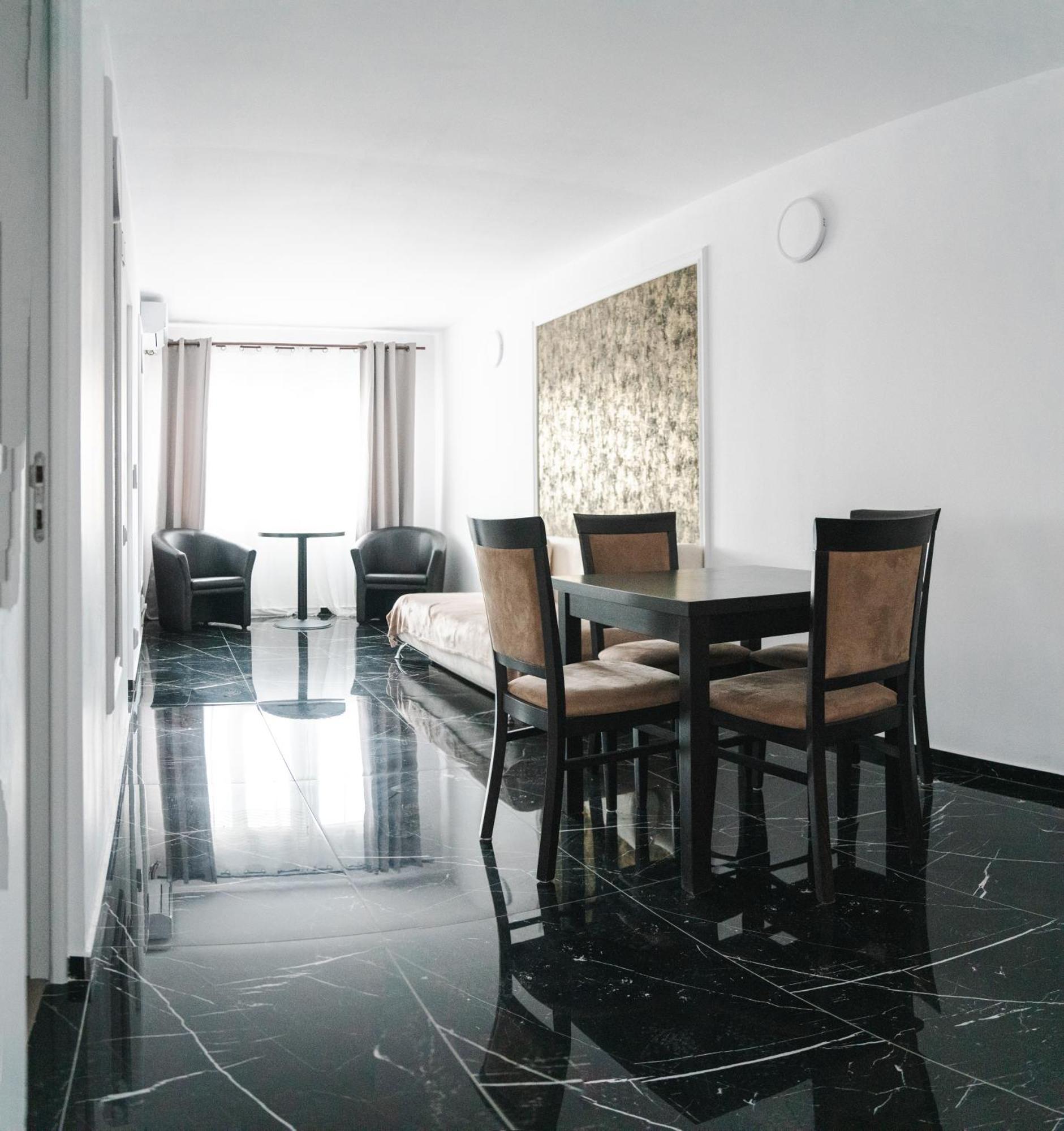 Myda Hotel Apahida ภายนอก รูปภาพ