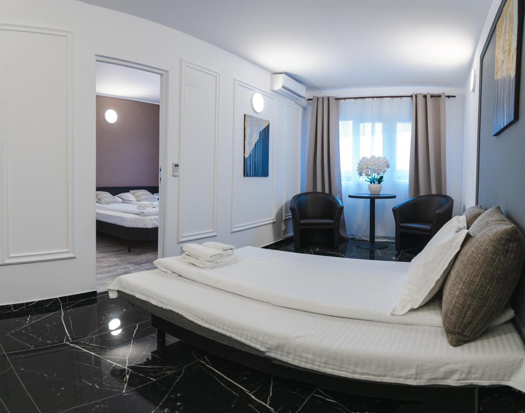 Myda Hotel Apahida ภายนอก รูปภาพ