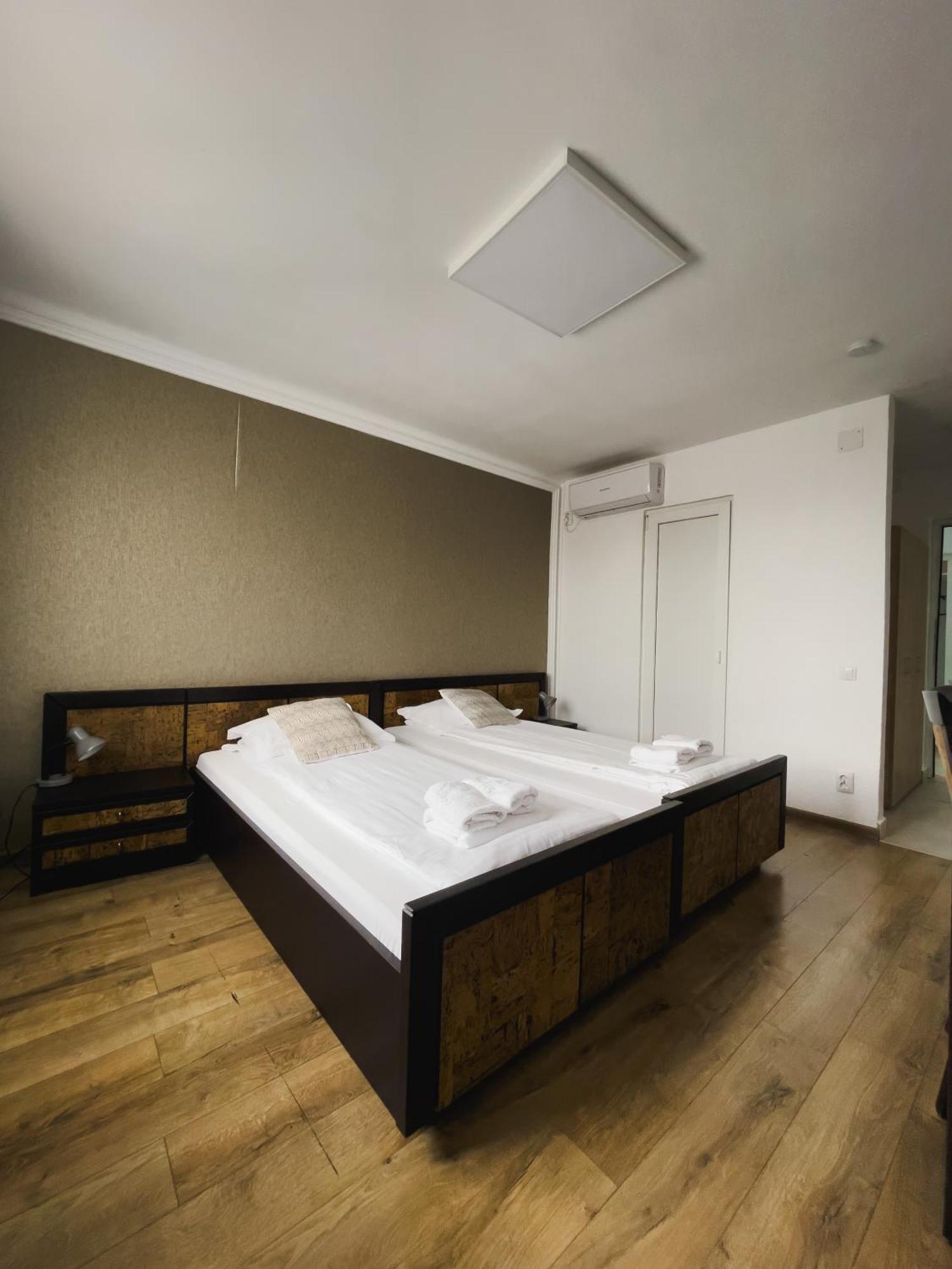 Myda Hotel Apahida ภายนอก รูปภาพ