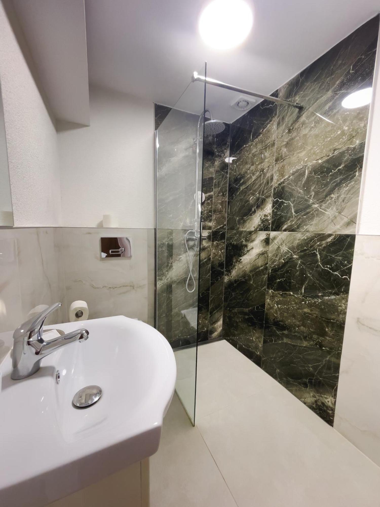 Myda Hotel Apahida ภายนอก รูปภาพ